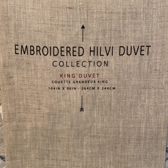 Embroiled Hilvi Coralline Duvet and 3 Euro sham NWT - Picture 2 of 7